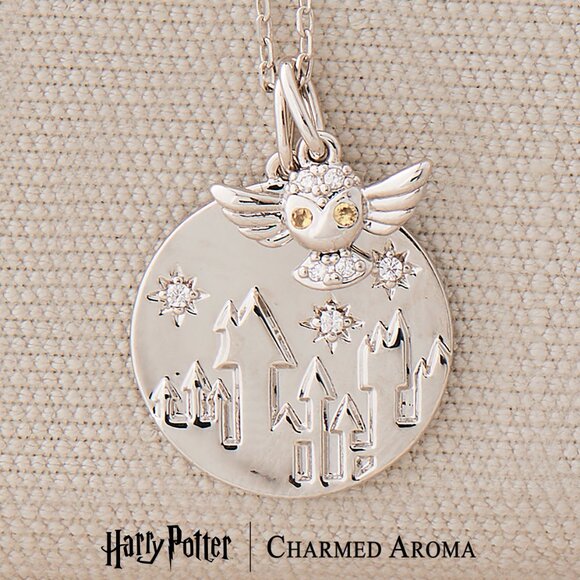Official Harry Potter Hedwig Owl Hogwarts Necklace - Charmed Aroma - Picture 1 of 2